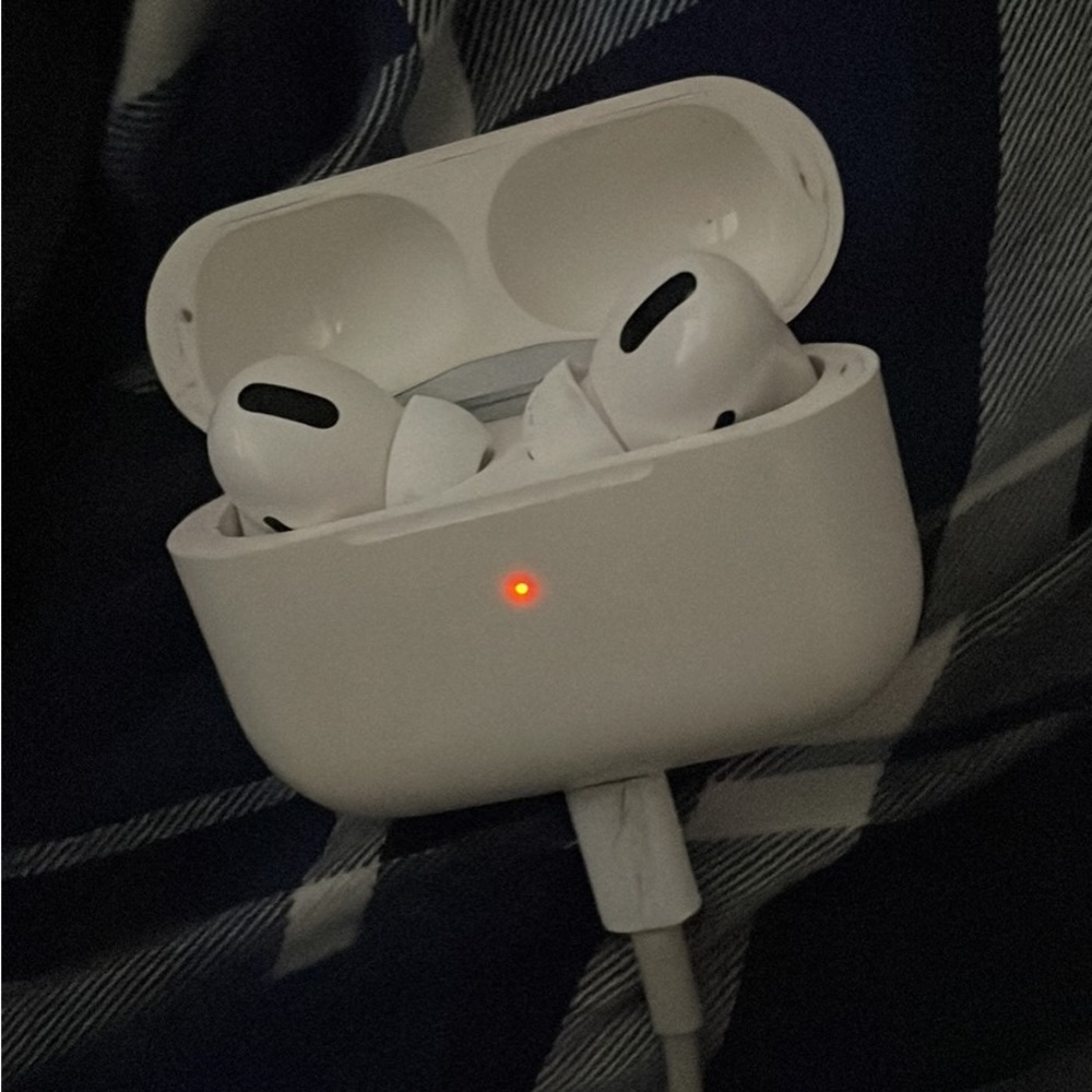 Blue tooth earbuds